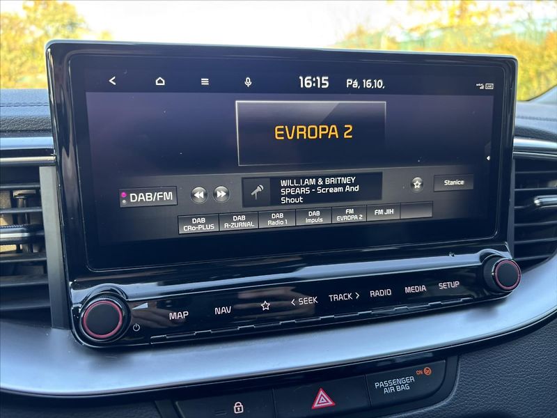 Kia Ceed 1,5 TGDi AT TOP ZÁRUKA TAŽNÉ - fotka 25 z 51