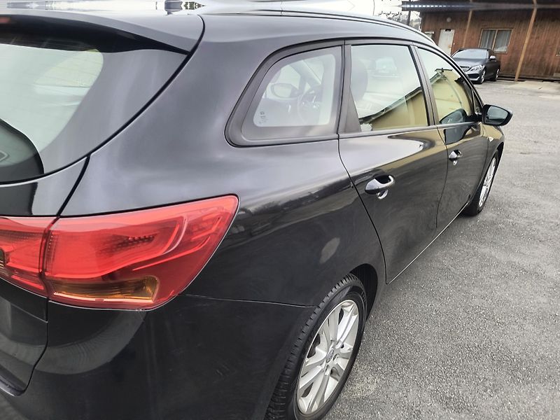 Kia Ceed (2013) 1.6 GDI 99KW/VYHŘ.VOLANT+SEDAD - fotka 12 z 49