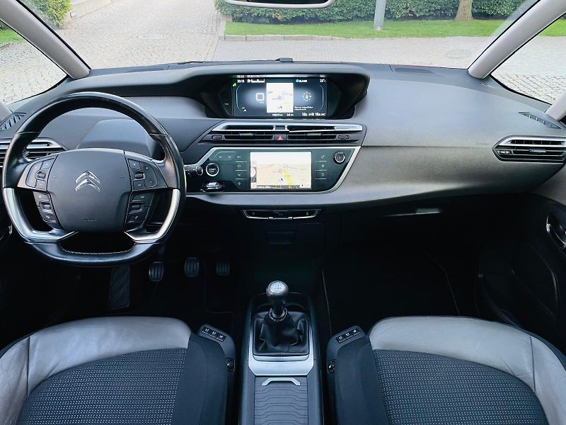 Citroën Grand C4 Picasso 2.0HDi MAN 7MÍST KAMERY TAŽNÉ - fotka 26 z 60
