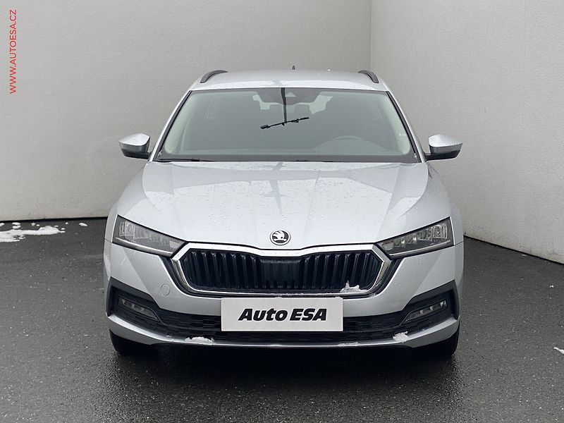 Škoda Octavia (2022) 2.0 TDi, 1.maj,ČR, Ambition - fotka 2 z 19