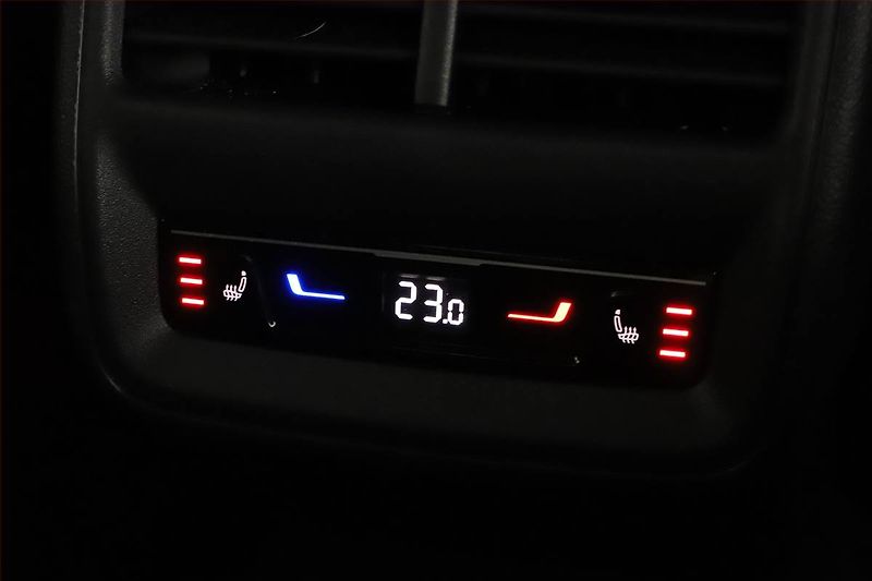 Škoda Superb (2025) 2.0 TDI, SPORTLINE, KEYLESS - fotka 9 z 22