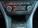 Volkswagen Golf (2011) 2.0TDi, AC, park.čidla - náhled 19