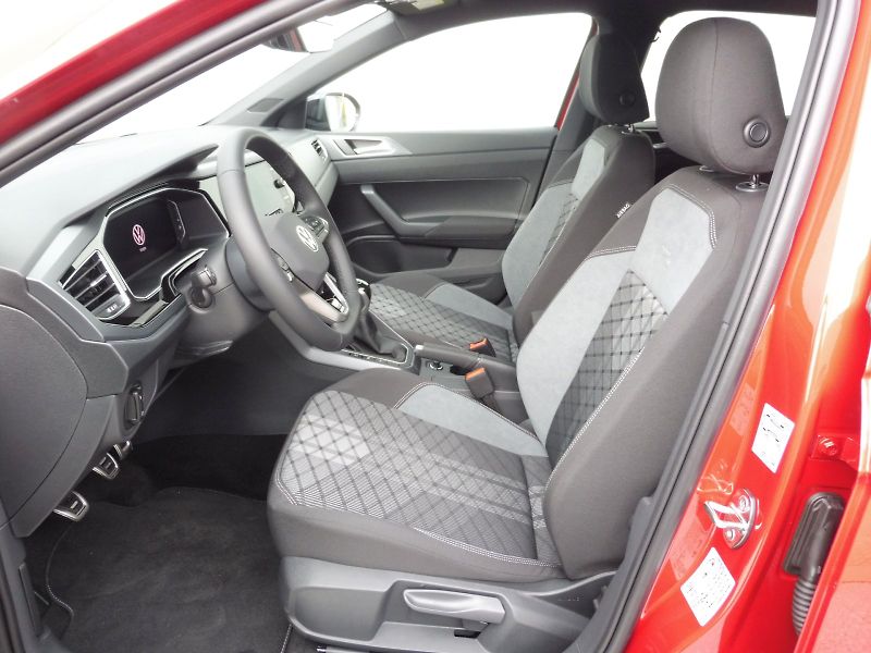Volkswagen Taigo (2025) R-Line People 1,0 TSI 85kW - fotka 7 z 26