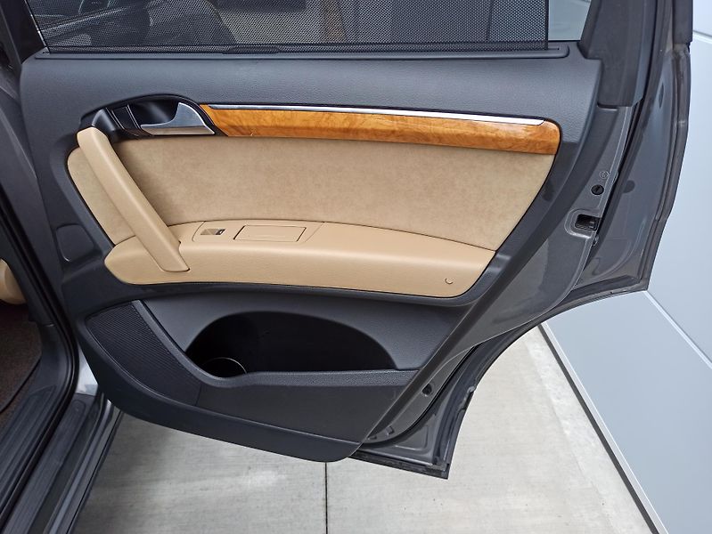 Audi Q7 3.0 TDi QUATTRO ČR SERVIS AUDI - fotka 36 z 44