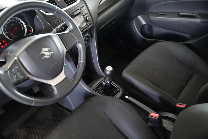 Suzuki Swift - fotka 13 z 20