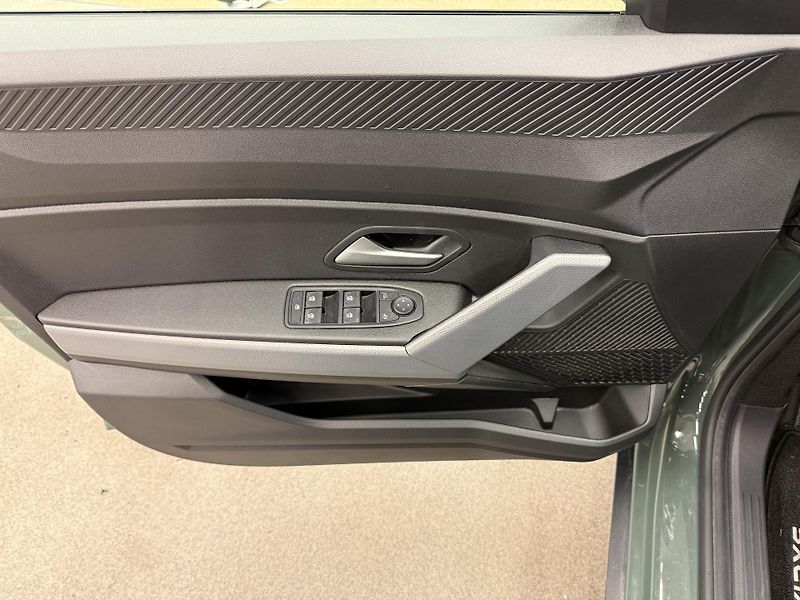 Dacia Duster III E-Tech Hybrid 1.6 l 69 kW - fotka 13 z 16