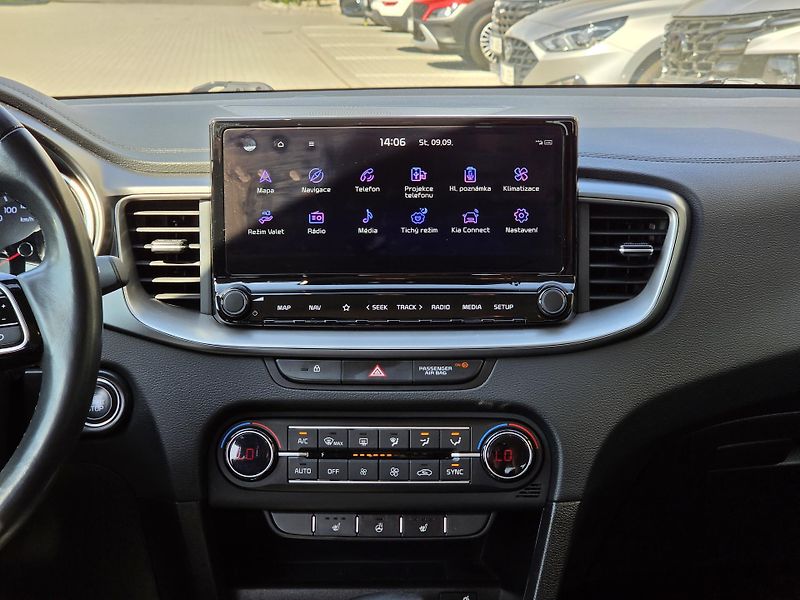 Kia Ceed (2022) 1,5 T-GDI 118kW DCT TOP - fotka 13 z 15