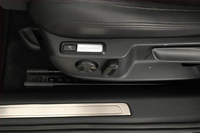 Volkswagen Passat (2019) 1.5 TSI, Automat, Kůže, Navi - fotka 11 z 19