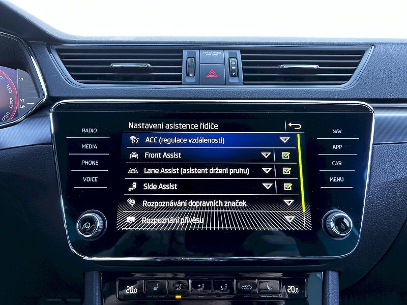 Škoda Superb (2024) Combi 2.0 TDI 147kW 4x4 DSG Sp - fotka 18 z 35