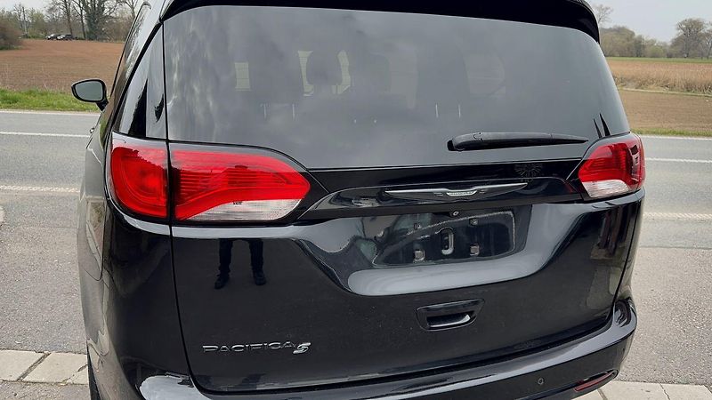 Chrysler Pacifica (2019) 3,6 Pentastar S Radar 360 2019 - fotka 5 z 20