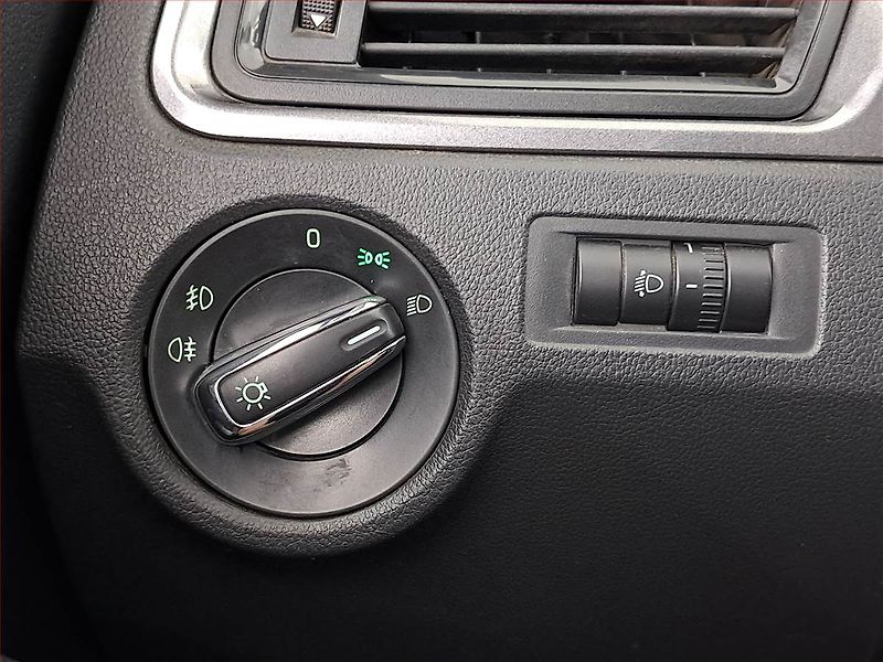 Škoda Rapid (2014) Spaceback 1.2 TSI, ČR,1.maj - fotka 16 z 16