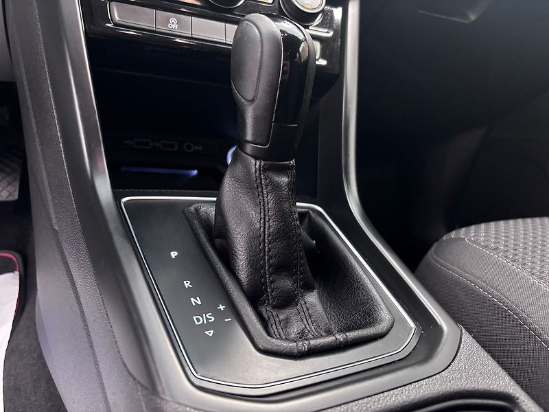 Volkswagen Touran 2.0 TDI BLACK EDITION - fotka 16 z 31