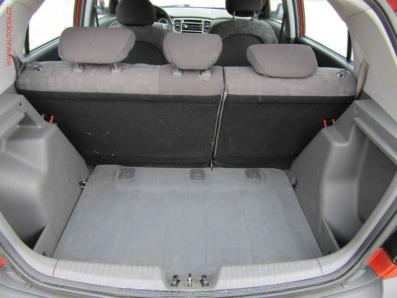 Kia Rio (2007) 1.6i, servis.kniha, AC - fotka 7 z 16