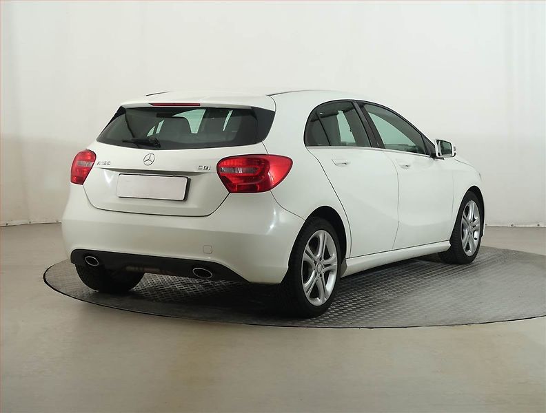 Mercedes-Benz Třídy A (2013) A 180 CDI, Automat, Tempomat - fotka 5 z 15