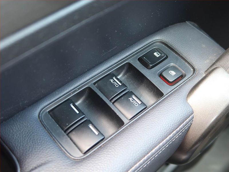 Honda CR-V (2011) Comfort 2.0 i, 4X4, Xenony - fotka 16 z 18