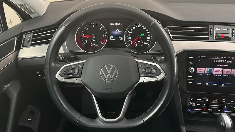 Volkswagen Passat 2.0 TDI DSG Elegance Variant - fotka 9 z 26