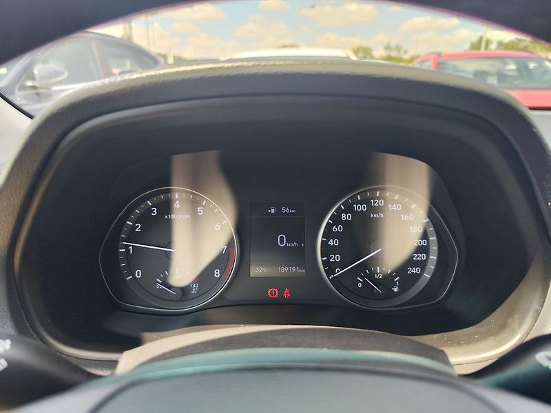Hyundai i30 1.0 T-GDI/88kW Trikolor komfor - fotka 13 z 28