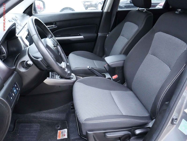 Suzuki Vitara (2023) 1.5BJet, AT, LED, kamera - fotka 9 z 18