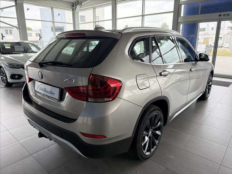 BMW X1 2,0   18d,105kW,TAŽNÉ - fotka 6 z 22