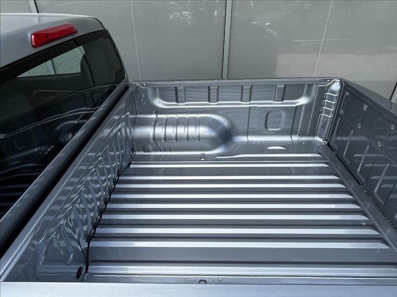 Isuzu D-Max 1,9 Double Cab  6A/T LS MY25 - fotka 25 z 25