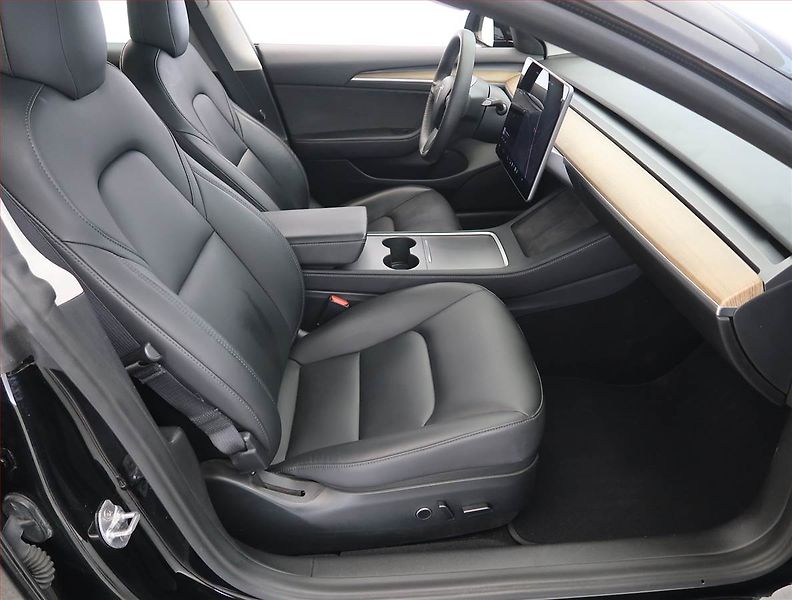 Tesla Model 3 (2021) Std Range Plus LFP, SoH 92% - fotka 9 z 32