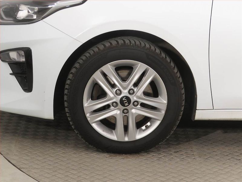 Kia Ceed (2018) 1.6 CRDi, Automat, Serv.kniha - fotka 15 z 18