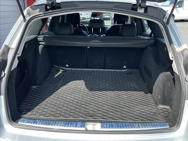 Mercedes-Benz Třídy E 2,0 E 220 d / 9G-TRONIC - fotka 15 z 35