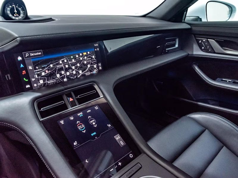 Porsche Taycan 4S Cross Turismo Pano 360 Inno - fotka 15 z 19