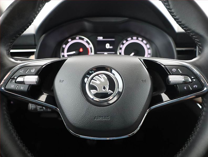 Škoda Scala (2023) Style 1.0 TSI, Serv.kniha - fotka 8 z 21