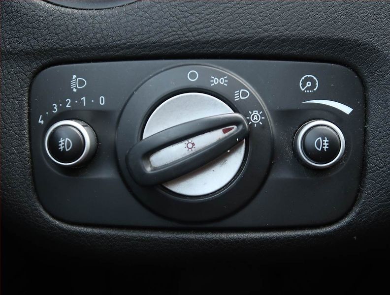 Ford Mondeo (2012) 1.6 TDCi, Navi, Tempomat - fotka 17 z 20