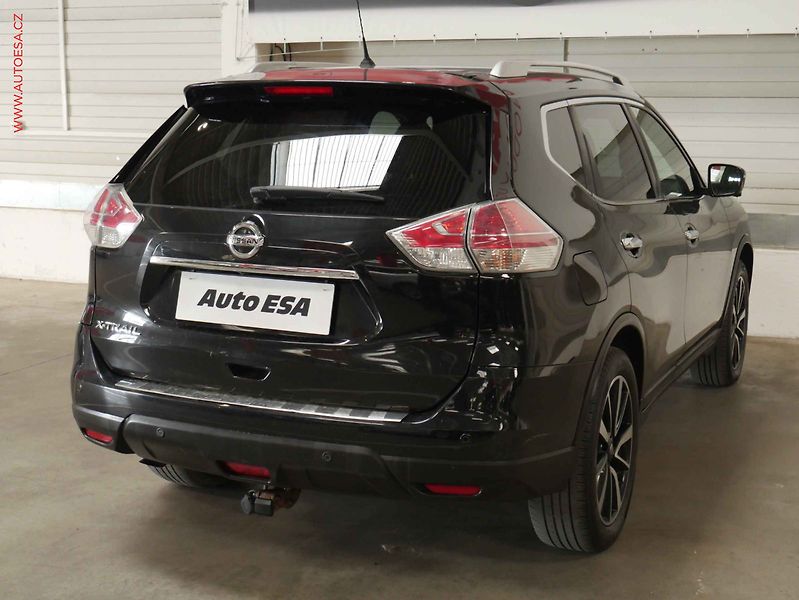 Nissan X-Trail (2017) 1.6dCi 4x4, Tekna, LED - fotka 6 z 21