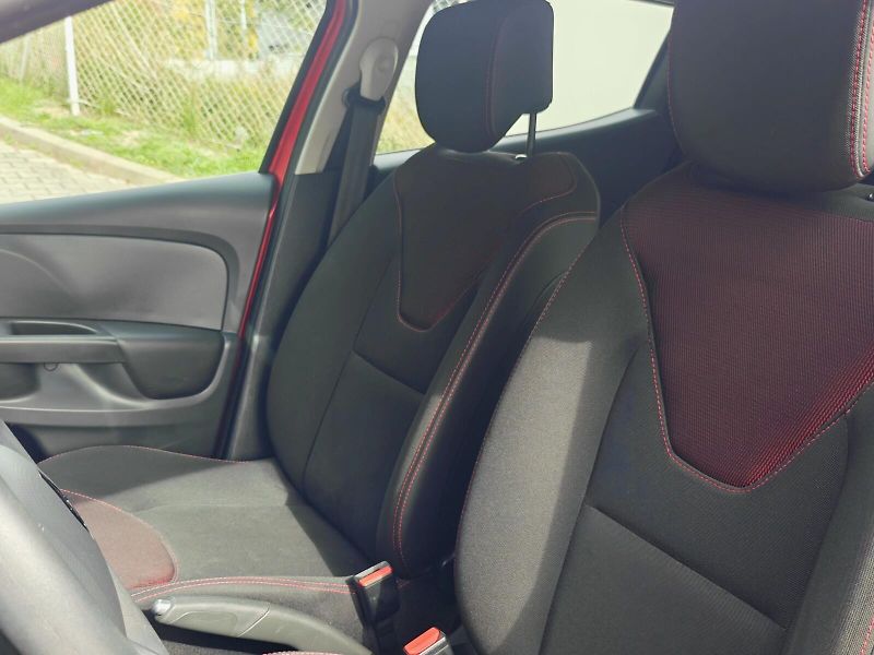 Renault Clio (2015) 1,2 16V 54 kW Limited - fotka 12 z 40