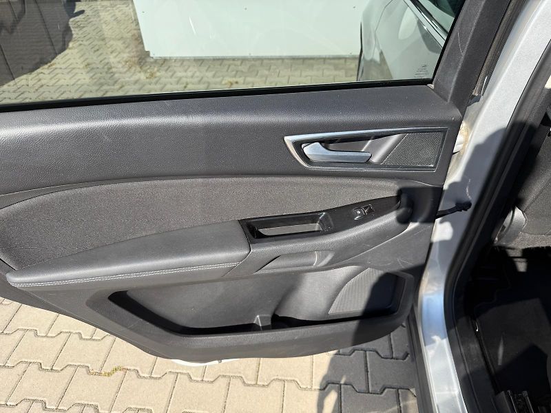 Ford Galaxy 2,0 TDCi 110kW Titanium AT - fotka 23 z 29