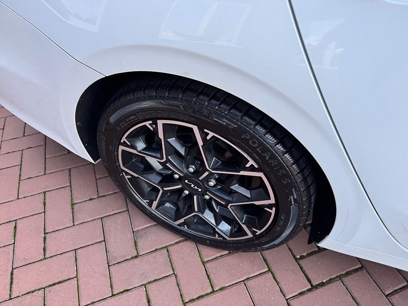 Kia Ceed (2022) 1.5i TGDi GT-Line Automat LED - fotka 47 z 49