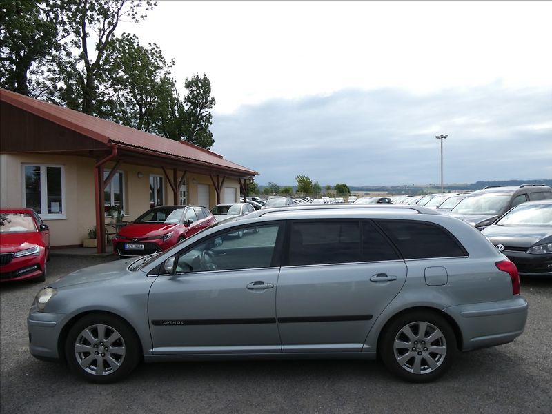 Toyota Avensis 1,8 16V 95kW závěs,digi.klima - fotka 5 z 32