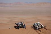 Účastníci Rallye Dakar zdolávají obrovské duny