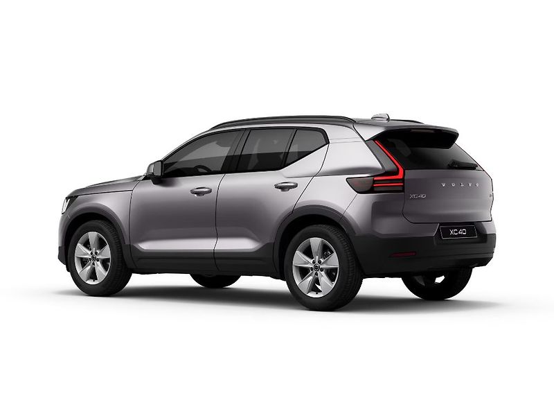 Volvo XC40 PLUS B3 FWD 120kW - fotka 7 z 13
