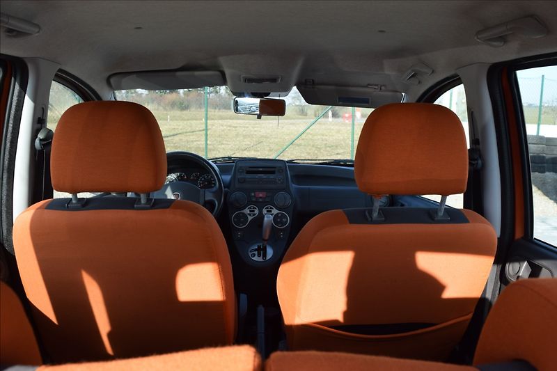 Fiat Panda 1,2 i 44KW AUTOMAT KLIMA ALU - fotka 26 z 49