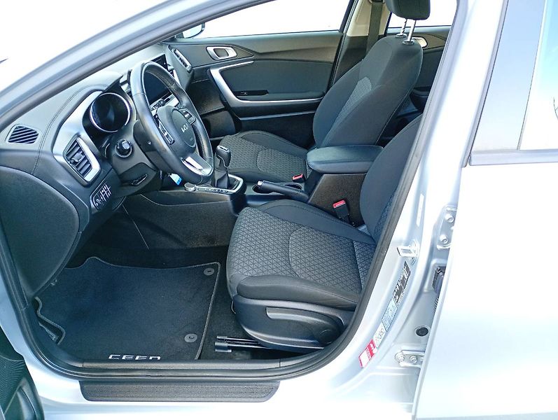 Kia Ceed (2023) 1.0 T-GDI 73 kW benzín manuál - fotka 25 z 25
