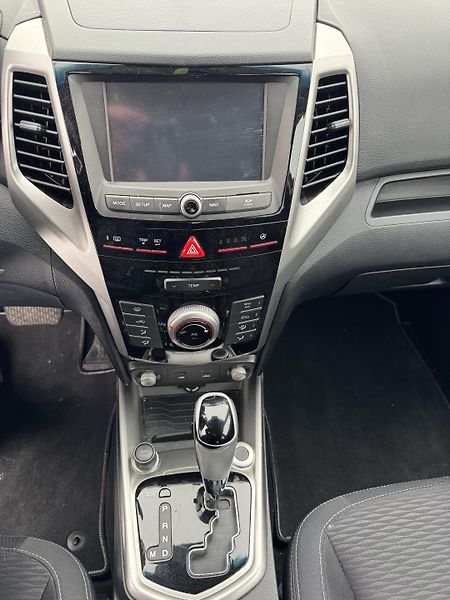 SsangYong Tivoli 1,6i 4x4 Automat - fotka 16 z 16