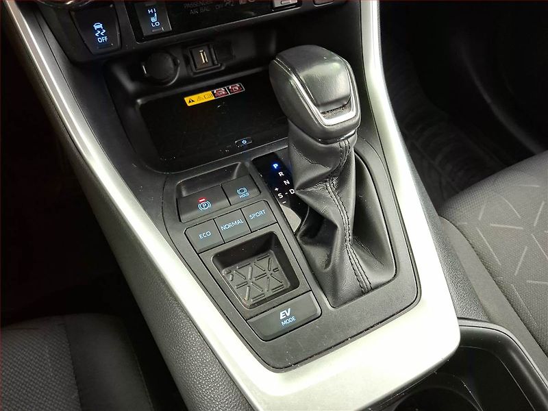 Toyota RAV4 (2022) 2.5 Hybrid - fotka 13 z 17