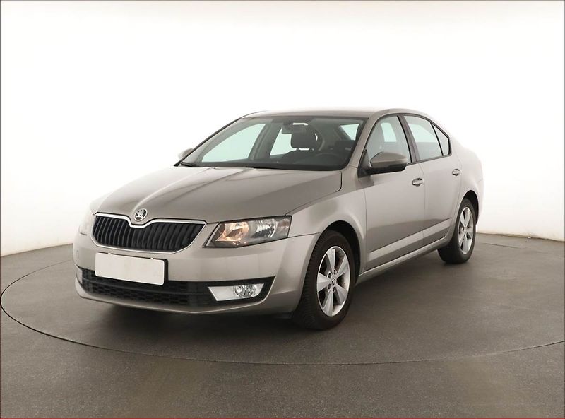 Škoda Octavia (2014) 1.6 TDI, Automat, Tempomat - fotka 2 z 15