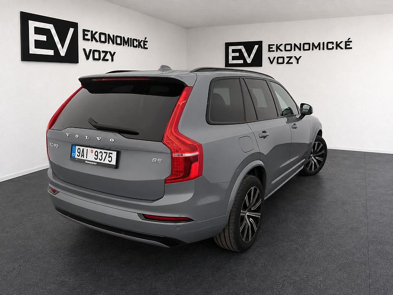 Volvo XC90 (2022) B5 ,ČR, Plus Dark  - fotka 3 z 16