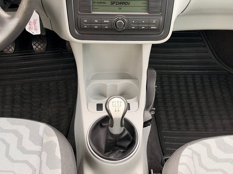 Škoda Roomster (2007) Style 1.4i 63kW - fotka 19 z 27