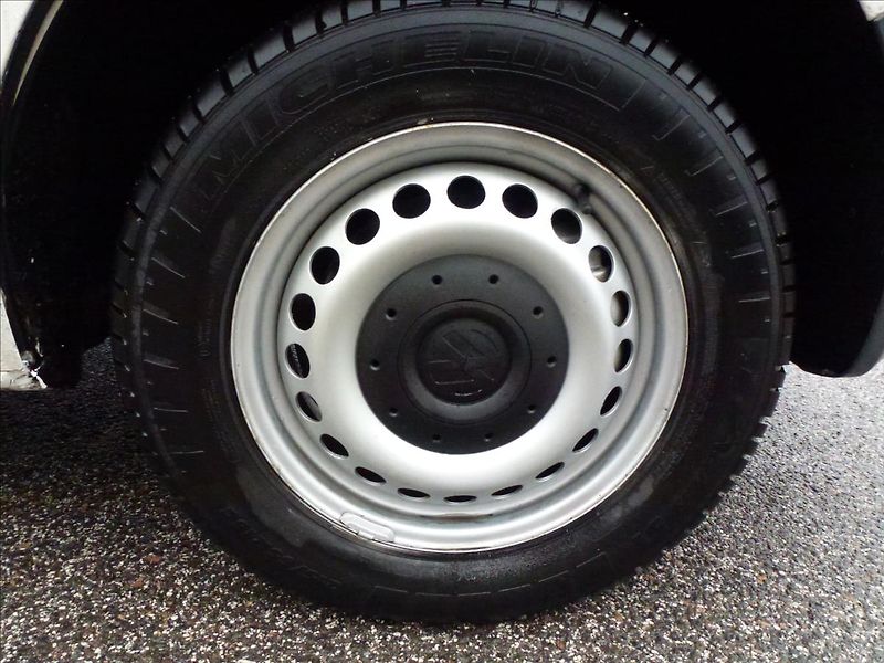 Volkswagen Transporter 2,0 TDi 9 míst - fotka 35 z 36