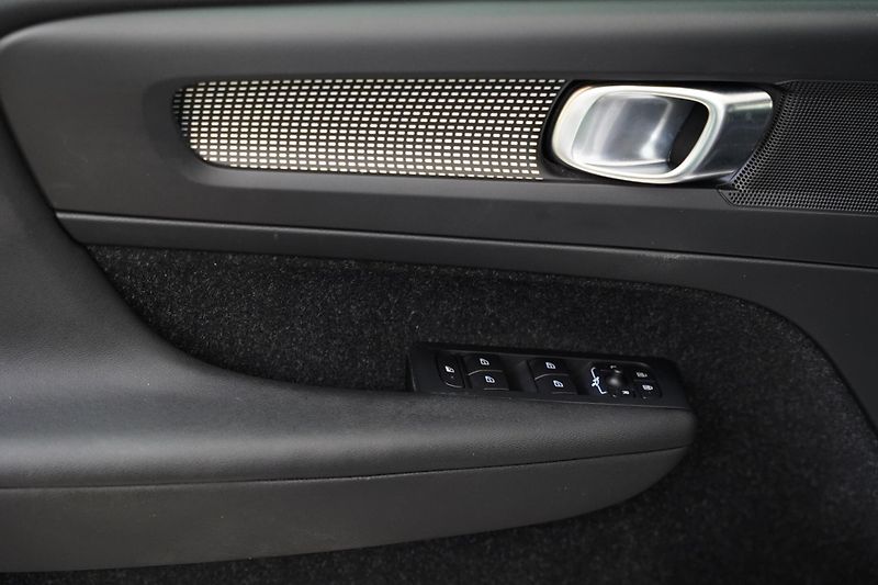 Volvo XC40 - fotka 12 z 26