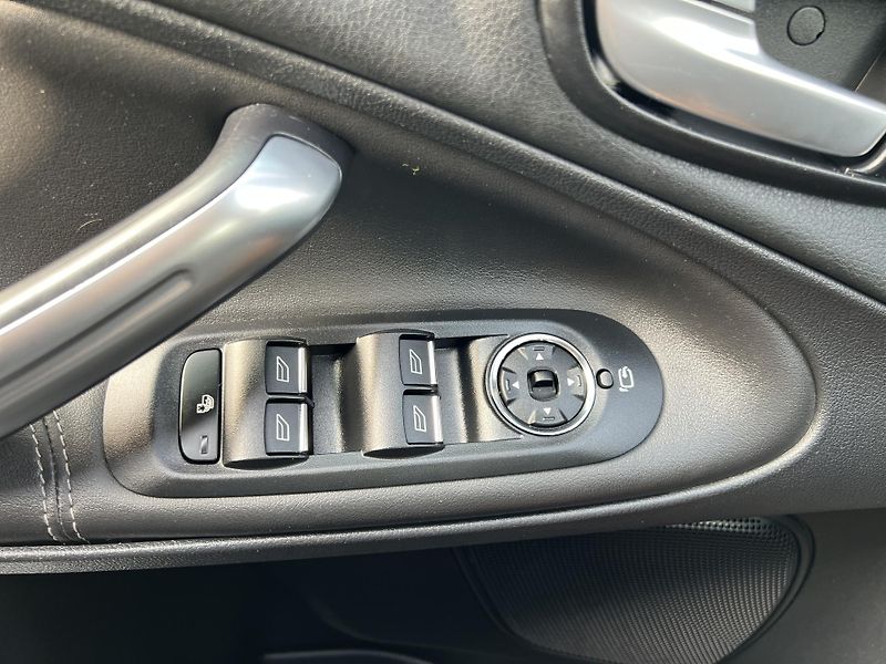 Ford S-MAX 2.0TDCi 7MÍST TEMPOMAT KŮŽE - fotka 12 z 43