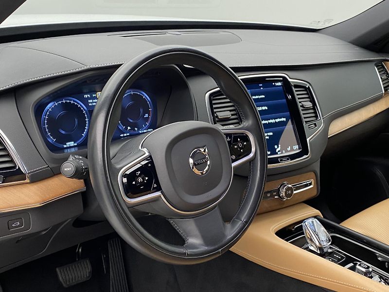 Volvo XC90 B5 AWD INSCRIPION AUT CZ - fotka 19 z 54