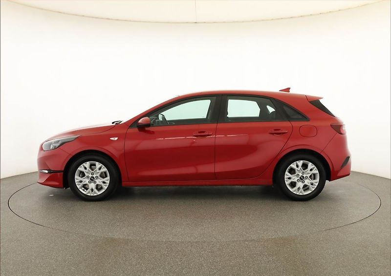 Kia Ceed (2022) 1.5 T-GDI, Serv.kniha - fotka 3 z 19