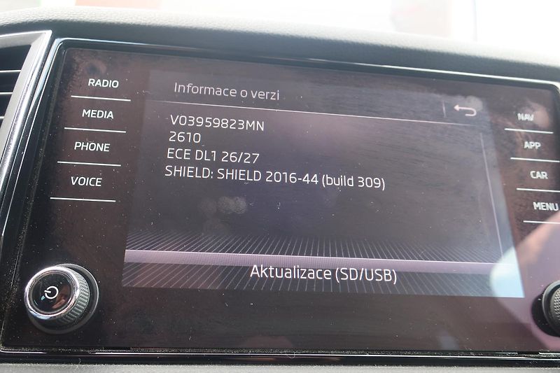Škoda Karoq (2017) - fotka 34 z 35